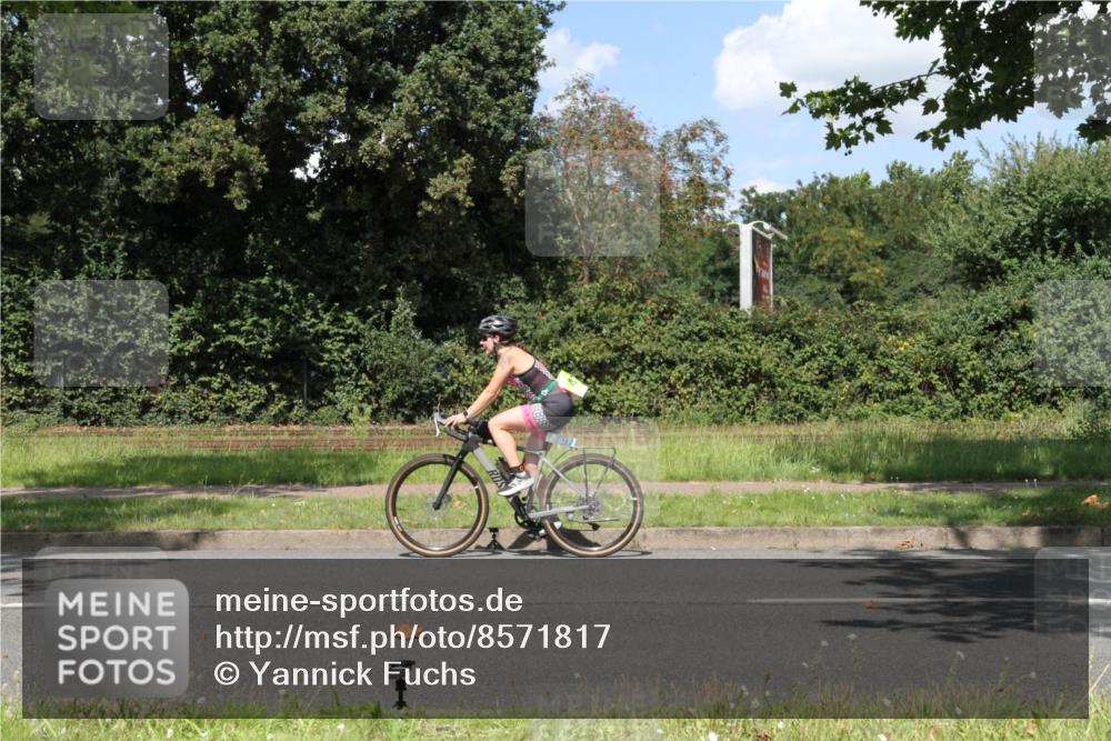 10.08.2025 - GEWOBA Citytriathlon Bremen Yannick Fuchs http://msf.ph/oto/8571817 10.08.2025 14:40:03 Radfahren 52, 59, 69, 139, 217, 225, 274 meine-sportfotos.de