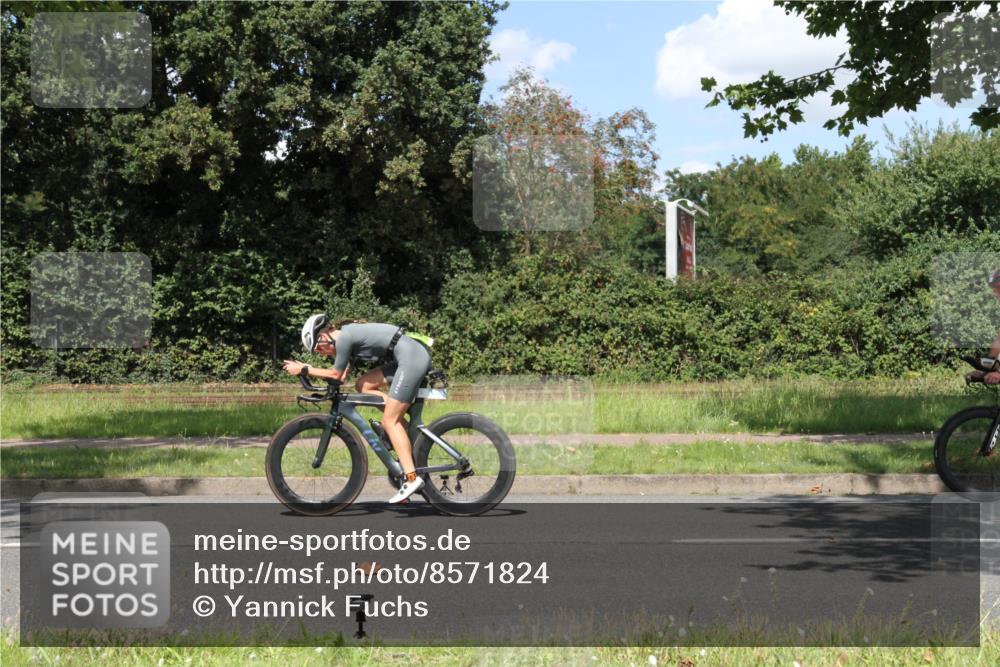 10.08.2025 - GEWOBA Citytriathlon Bremen Yannick Fuchs http://msf.ph/oto/8571824 10.08.2025 14:40:15 Radfahren 59, 225, 258 meine-sportfotos.de
