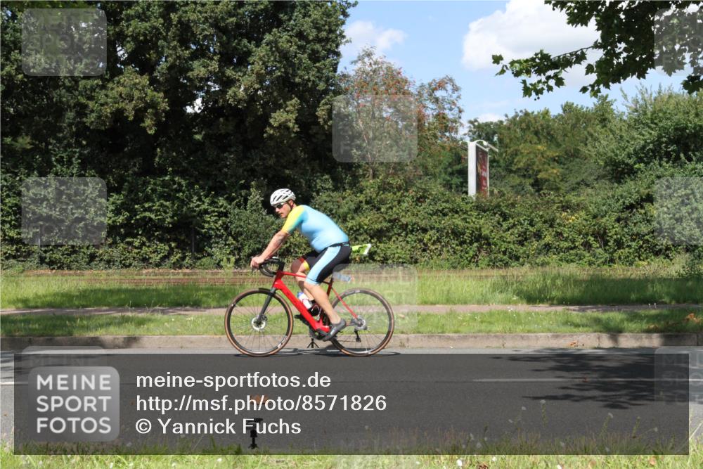 10.08.2025 - GEWOBA Citytriathlon Bremen Yannick Fuchs http://msf.ph/oto/8571826 10.08.2025 14:40:17 Radfahren 47, 59, 225, 242, 258 meine-sportfotos.de