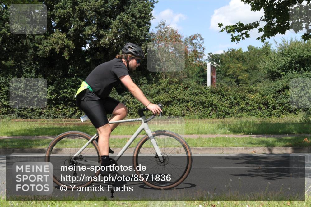 10.08.2025 - GEWOBA Citytriathlon Bremen Yannick Fuchs http://msf.ph/oto/8571836 10.08.2025 14:40:34 Radfahren 29, 47, 131, 186, 211, 242, 258, 289, 297, 529 meine-sportfotos.de