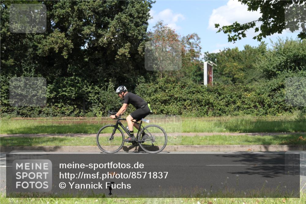 10.08.2025 - GEWOBA Citytriathlon Bremen Yannick Fuchs http://msf.ph/oto/8571837 10.08.2025 14:40:39 Radfahren 29, 47, 131, 186, 211, 224, 242, 258, 289, 297, 529 meine-sportfotos.de