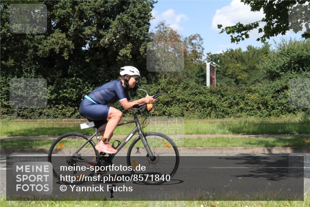 10.08.2025 - GEWOBA Citytriathlon Bremen Yannick Fuchs http://msf.ph/oto/8571840 10.08.2025 14:40:40 Radfahren 29, 47, 131, 186, 211, 224, 242, 258, 289, 297, 529 meine-sportfotos.de
