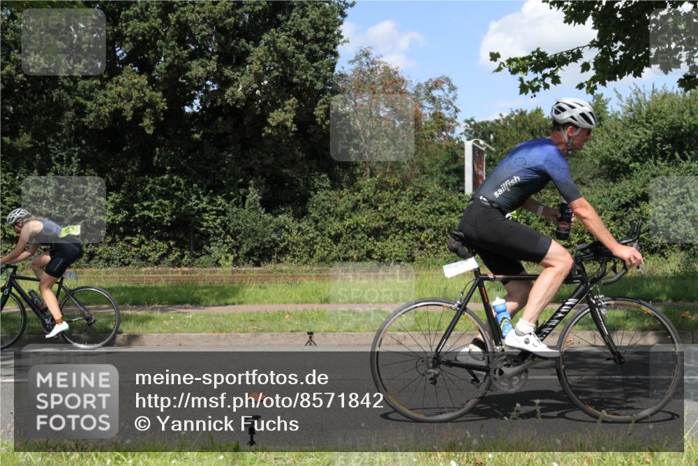 10.08.2025 - GEWOBA Citytriathlon Bremen Yannick Fuchs http://msf.ph/oto/8571842 10.08.2025 14:40:43 Radfahren 29, 131, 186, 211, 224, 289, 297, 529 meine-sportfotos.de