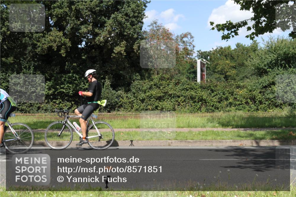 10.08.2025 - GEWOBA Citytriathlon Bremen Yannick Fuchs http://msf.ph/oto/8571851 10.08.2025 14:40:56 Radfahren 103, 142, 177, 186, 211, 224, 289, 432, 476, 477 meine-sportfotos.de