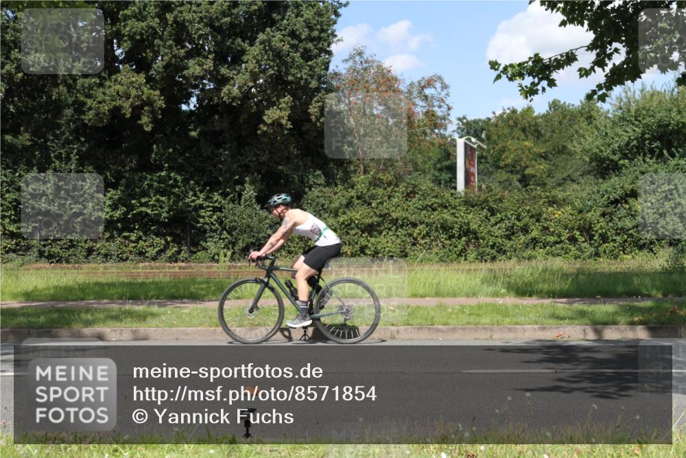 10.08.2025 - GEWOBA Citytriathlon Bremen Yannick Fuchs http://msf.ph/oto/8571854 10.08.2025 14:41:03 Radfahren 103, 142, 177, 204, 249, 253, 266, 432, 476, 477 meine-sportfotos.de