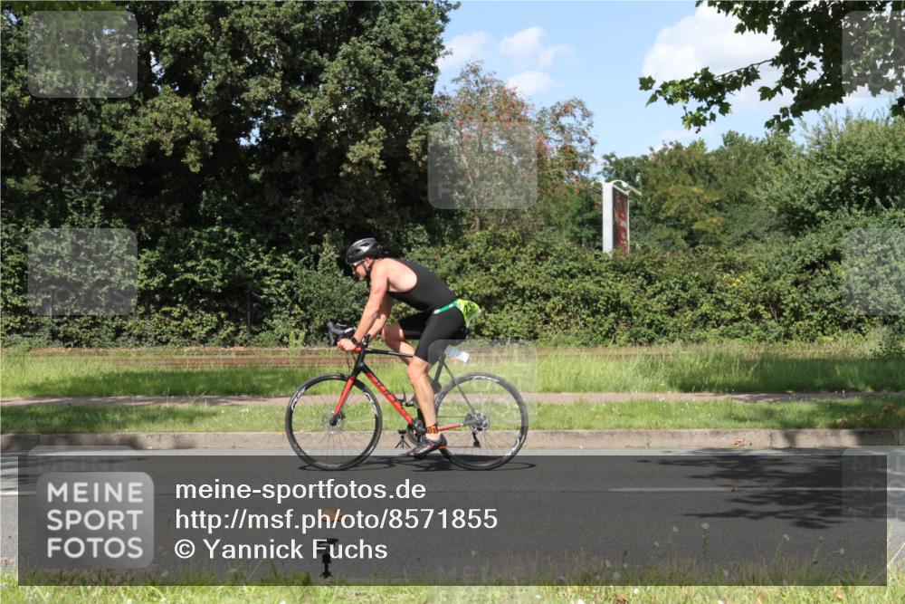 10.08.2025 - GEWOBA Citytriathlon Bremen Yannick Fuchs http://msf.ph/oto/8571855 10.08.2025 14:41:04 Radfahren 103, 142, 177, 204, 249, 253, 266, 353, 431, 432, 476, 477 meine-sportfotos.de