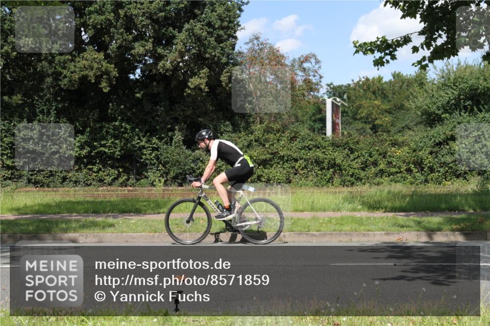 10.08.2025 - GEWOBA Citytriathlon Bremen Yannick Fuchs http://msf.ph/oto/8571859 10.08.2025 14:41:08 Radfahren 103, 142, 177, 204, 249, 253, 266, 353, 431, 432, 476, 477 meine-sportfotos.de