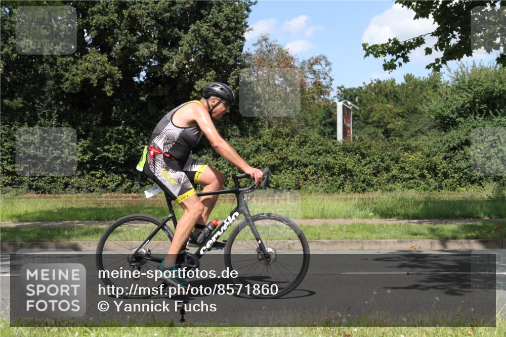 10.08.2025 - GEWOBA Citytriathlon Bremen Yannick Fuchs http://msf.ph/oto/8571860 10.08.2025 14:41:09 Radfahren 103, 142, 177, 204, 249, 253, 266, 353, 431, 432, 476, 477 meine-sportfotos.de