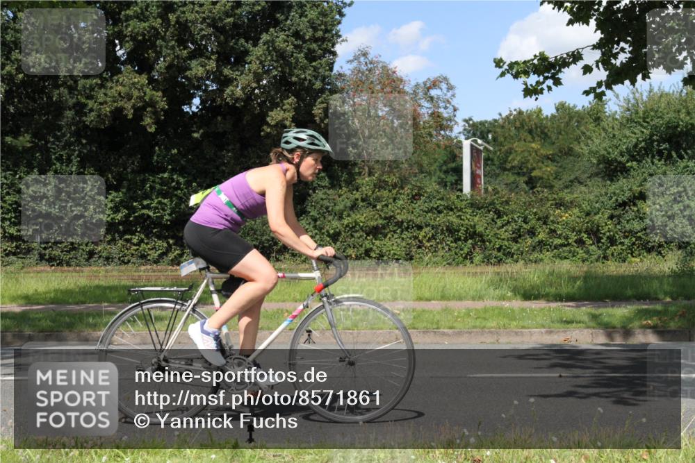 10.08.2025 - GEWOBA Citytriathlon Bremen Yannick Fuchs http://msf.ph/oto/8571861 10.08.2025 14:41:09 Radfahren 103, 142, 177, 204, 249, 253, 266, 353, 431, 432, 476, 477 meine-sportfotos.de