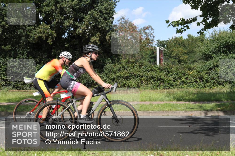 10.08.2025 - GEWOBA Citytriathlon Bremen Yannick Fuchs http://msf.ph/oto/8571862 10.08.2025 14:41:10 Radfahren 103, 142, 204, 249, 253, 266, 280, 353, 431, 432, 476, 477 meine-sportfotos.de