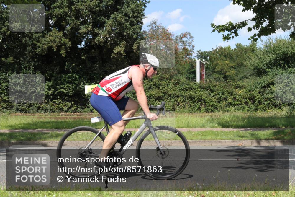 10.08.2025 - GEWOBA Citytriathlon Bremen Yannick Fuchs http://msf.ph/oto/8571863 10.08.2025 14:41:13 Radfahren 103, 142, 204, 249, 253, 266, 280, 353, 431, 432, 476, 477 meine-sportfotos.de