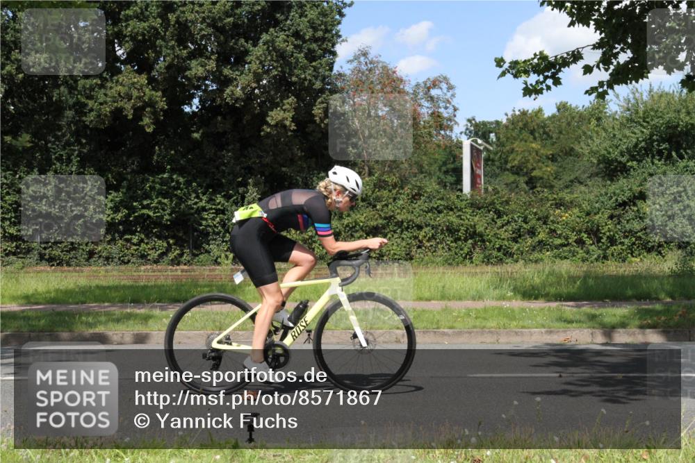 10.08.2025 - GEWOBA Citytriathlon Bremen Yannick Fuchs http://msf.ph/oto/8571867 10.08.2025 14:41:17 Radfahren 36, 103, 142, 204, 249, 253, 266, 280, 353, 431, 432, 476, 477 meine-sportfotos.de