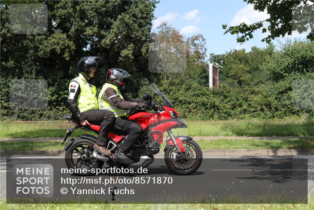 10.08.2025 - GEWOBA Citytriathlon Bremen Yannick Fuchs http://msf.ph/oto/8571870 10.08.2025 14:41:24 Radfahren 36, 249, 266, 280, 306, 343, 353, 431 meine-sportfotos.de