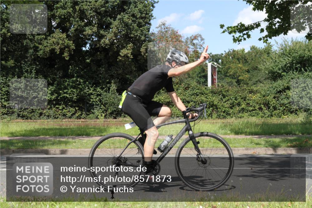 10.08.2025 - GEWOBA Citytriathlon Bremen Yannick Fuchs http://msf.ph/oto/8571873 10.08.2025 14:41:36 Radfahren 36, 306, 317, 343, 480, 513 meine-sportfotos.de