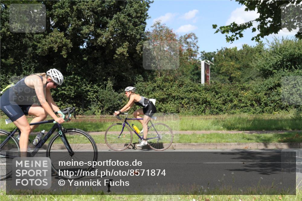 10.08.2025 - GEWOBA Citytriathlon Bremen Yannick Fuchs http://msf.ph/oto/8571874 10.08.2025 14:41:37 Radfahren 36, 209, 306, 317, 343, 480, 513 meine-sportfotos.de