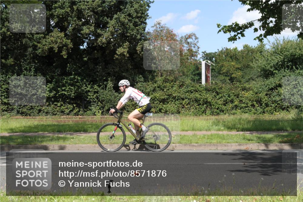 10.08.2025 - GEWOBA Citytriathlon Bremen Yannick Fuchs http://msf.ph/oto/8571876 10.08.2025 14:41:40 Radfahren 209, 306, 317, 343, 478, 480, 513 meine-sportfotos.de