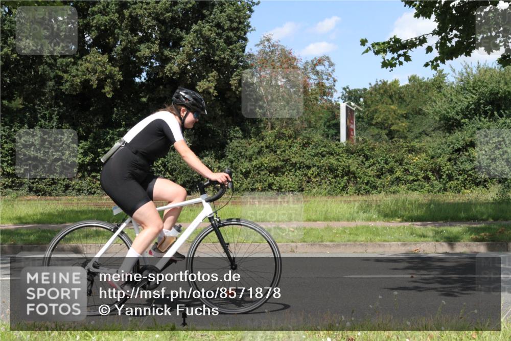 10.08.2025 - GEWOBA Citytriathlon Bremen Yannick Fuchs http://msf.ph/oto/8571878 10.08.2025 14:41:43 Radfahren 209, 262, 306, 317, 343, 478, 480, 513 meine-sportfotos.de
