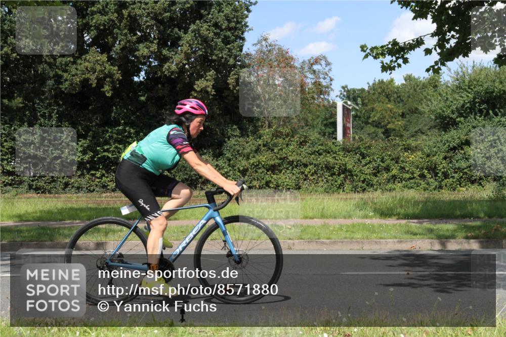 10.08.2025 - GEWOBA Citytriathlon Bremen Yannick Fuchs http://msf.ph/oto/8571880 10.08.2025 14:41:48 Radfahren 209, 213, 250, 262, 306, 317, 343, 478, 480, 513 meine-sportfotos.de