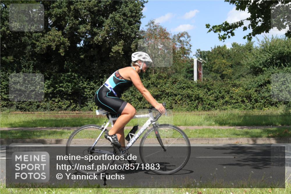 10.08.2025 - GEWOBA Citytriathlon Bremen Yannick Fuchs http://msf.ph/oto/8571883 10.08.2025 14:41:54 Radfahren 56, 209, 213, 235, 246, 250, 262, 317, 478, 480, 513 meine-sportfotos.de