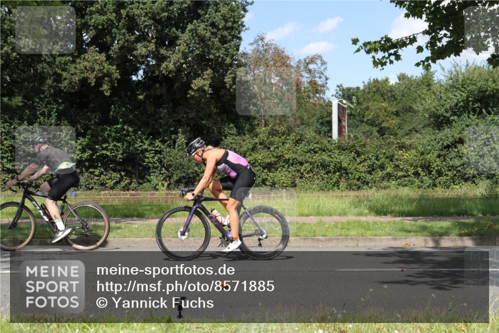 10.08.2025 - GEWOBA Citytriathlon Bremen Yannick Fuchs http://msf.ph/oto/8571885 10.08.2025 14:41:56 Radfahren 56, 209, 213, 235, 246, 250, 262, 317, 478, 480 meine-sportfotos.de