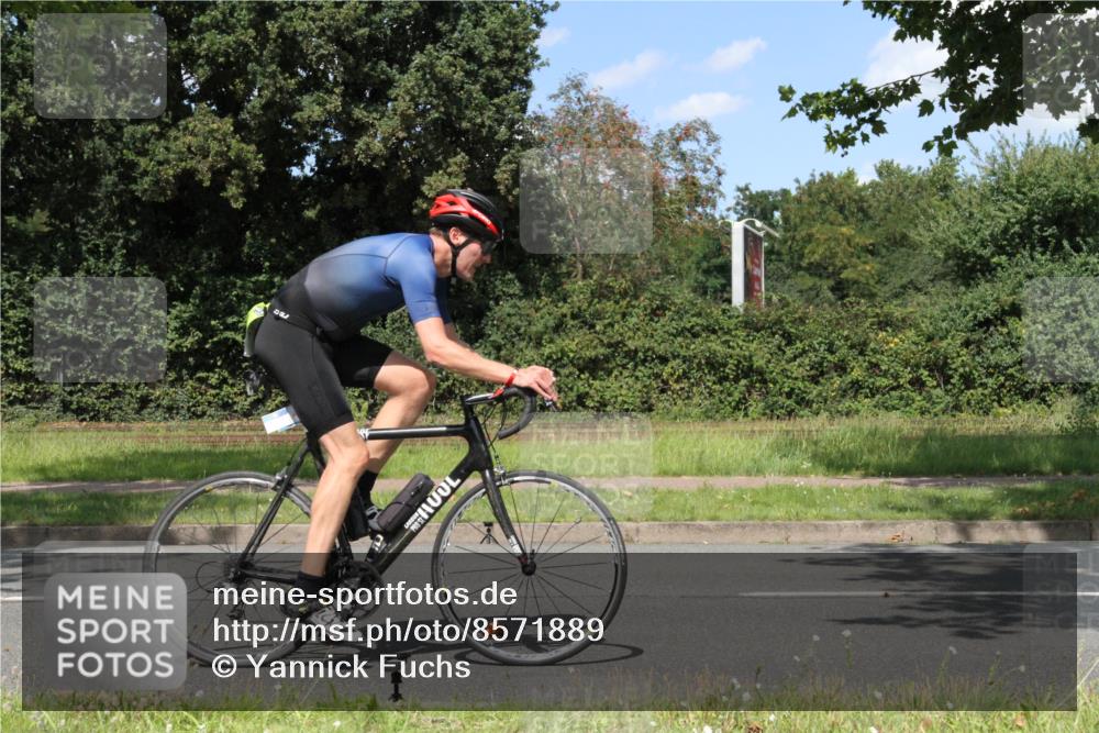 10.08.2025 - GEWOBA Citytriathlon Bremen Yannick Fuchs http://msf.ph/oto/8571889 10.08.2025 14:42:02 Radfahren 56, 209, 213, 235, 246, 250, 262, 478 meine-sportfotos.de