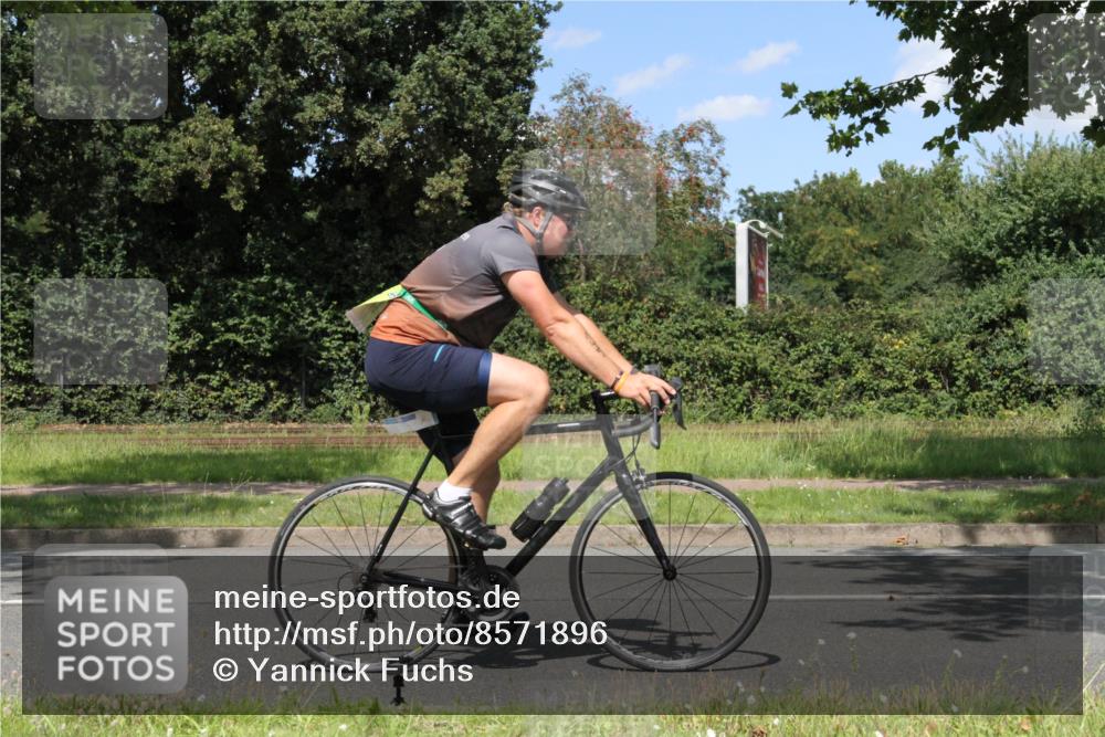10.08.2025 - GEWOBA Citytriathlon Bremen Yannick Fuchs http://msf.ph/oto/8571896 10.08.2025 14:42:19 Radfahren 19, 145, 288, 488 meine-sportfotos.de