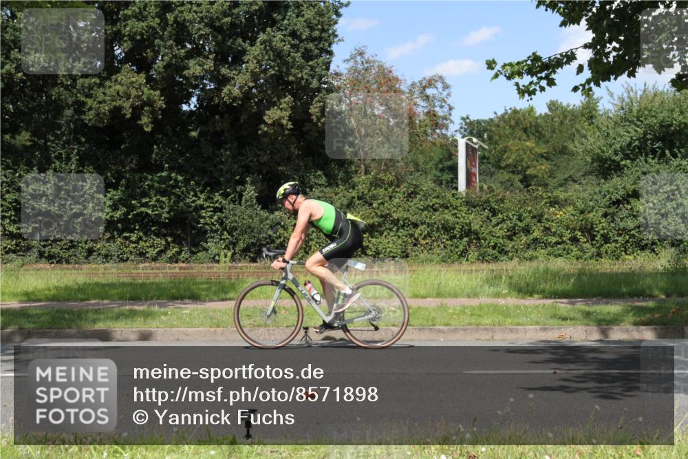 10.08.2025 - GEWOBA Citytriathlon Bremen Yannick Fuchs http://msf.ph/oto/8571898 10.08.2025 14:42:22 Radfahren 19, 145, 288, 488 meine-sportfotos.de