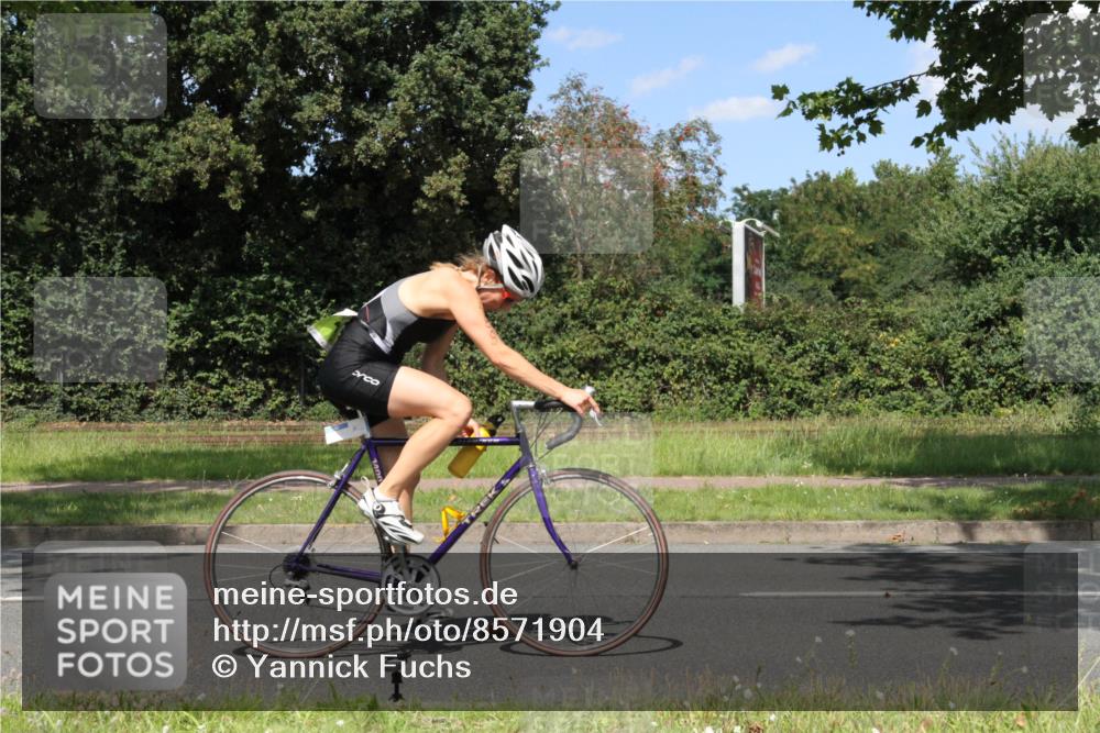 10.08.2025 - GEWOBA Citytriathlon Bremen Yannick Fuchs http://msf.ph/oto/8571904 10.08.2025 14:42:31 Radfahren 19, 288, 303, 488 meine-sportfotos.de