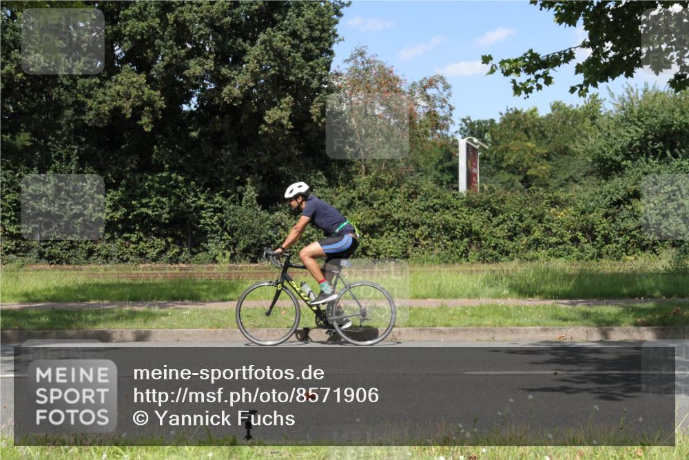 10.08.2025 - GEWOBA Citytriathlon Bremen Yannick Fuchs http://msf.ph/oto/8571906 10.08.2025 14:42:36 Radfahren 110, 288, 303, 488 meine-sportfotos.de