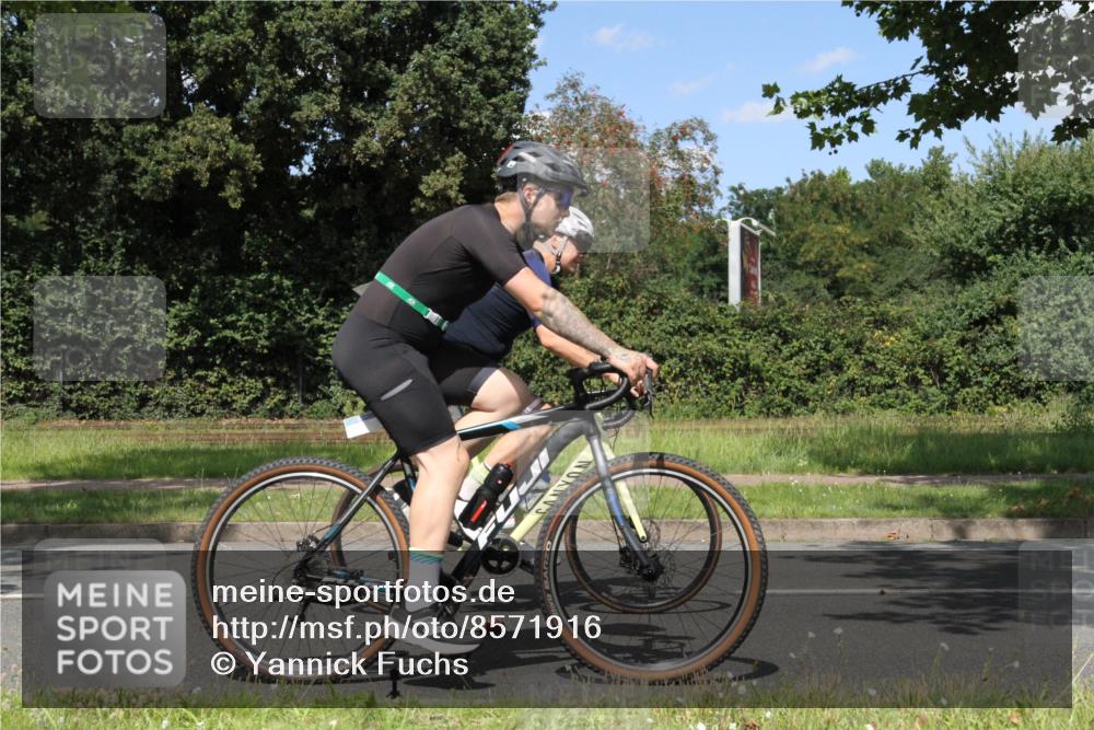 10.08.2025 - GEWOBA Citytriathlon Bremen Yannick Fuchs http://msf.ph/oto/8571916 10.08.2025 14:43:03 Radfahren 67, 180, 205, 436, 446, 474 meine-sportfotos.de