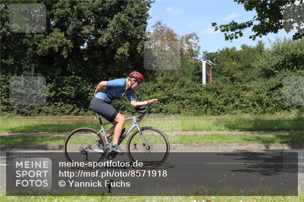 10.08.2025 - GEWOBA Citytriathlon Bremen Yannick Fuchs http://msf.ph/oto/8571918 10.08.2025 14:43:04 Radfahren 67, 180, 205, 436, 446, 474 meine-sportfotos.de