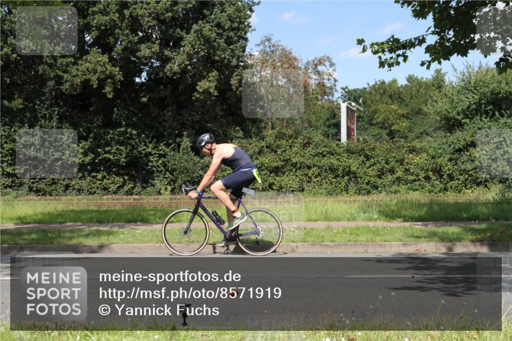 10.08.2025 - GEWOBA Citytriathlon Bremen Yannick Fuchs http://msf.ph/oto/8571919 10.08.2025 14:43:08 Radfahren 67, 180, 205, 234, 311, 436, 446 meine-sportfotos.de