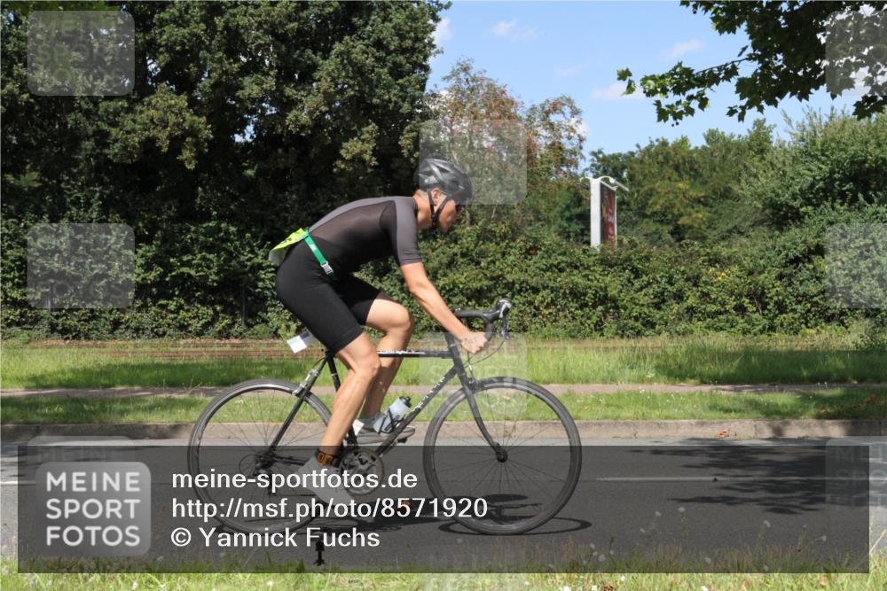 10.08.2025 - GEWOBA Citytriathlon Bremen Yannick Fuchs http://msf.ph/oto/8571920 10.08.2025 14:43:12 Radfahren 157, 180, 205, 234, 251, 311, 436, 446, 462 meine-sportfotos.de