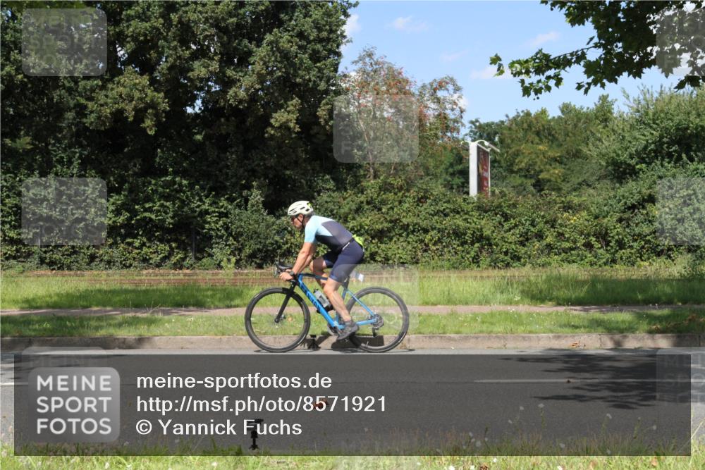 10.08.2025 - GEWOBA Citytriathlon Bremen Yannick Fuchs http://msf.ph/oto/8571921 10.08.2025 14:43:13 Radfahren 157, 180, 205, 234, 251, 311, 436, 446, 462 meine-sportfotos.de