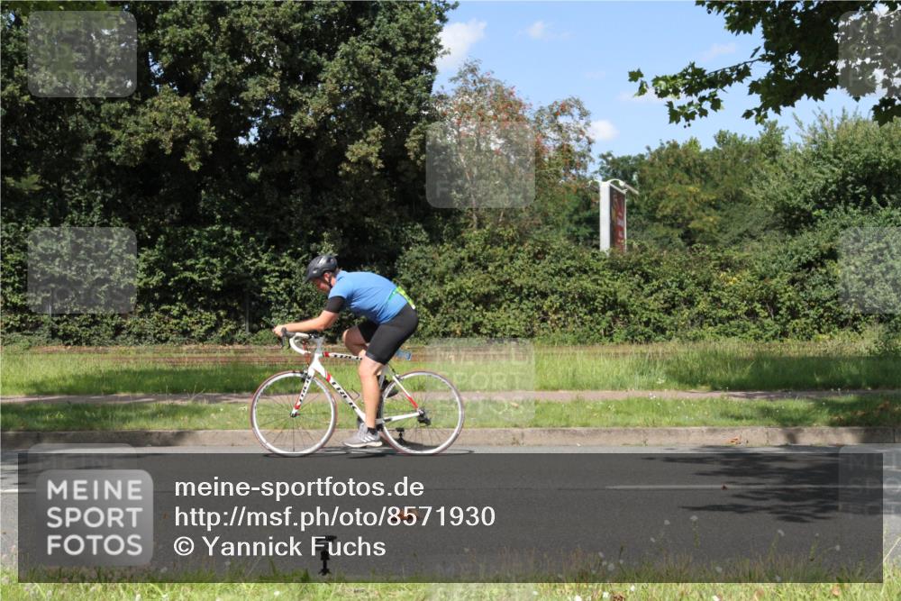 10.08.2025 - GEWOBA Citytriathlon Bremen Yannick Fuchs http://msf.ph/oto/8571930 10.08.2025 14:43:31 Radfahren 109, 157, 234, 251, 259, 311, 462 meine-sportfotos.de