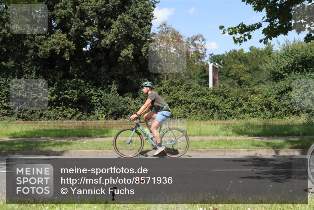 10.08.2025 - GEWOBA Citytriathlon Bremen Yannick Fuchs http://msf.ph/oto/8571936 10.08.2025 14:43:42 Radfahren 86, 109, 154, 163, 259, 325 meine-sportfotos.de