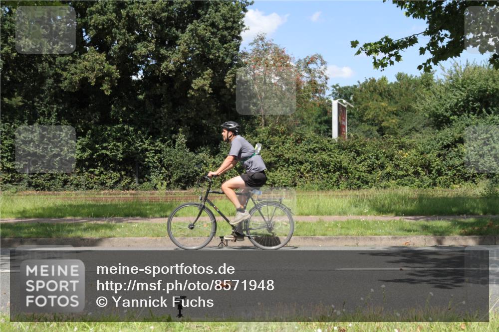 10.08.2025 - GEWOBA Citytriathlon Bremen Yannick Fuchs http://msf.ph/oto/8571948 10.08.2025 14:43:55 Radfahren 86, 154, 163, 298, 325 meine-sportfotos.de