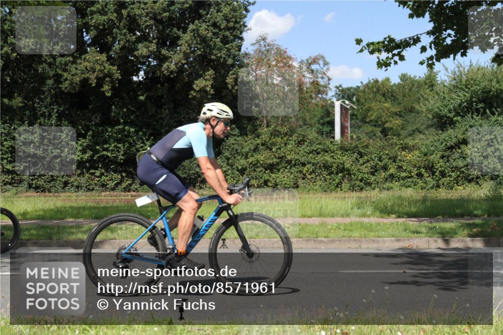 10.08.2025 - GEWOBA Citytriathlon Bremen Yannick Fuchs http://msf.ph/oto/8571961 10.08.2025 14:44:10 Radfahren 28, 267, 278, 298, 408, 445 meine-sportfotos.de