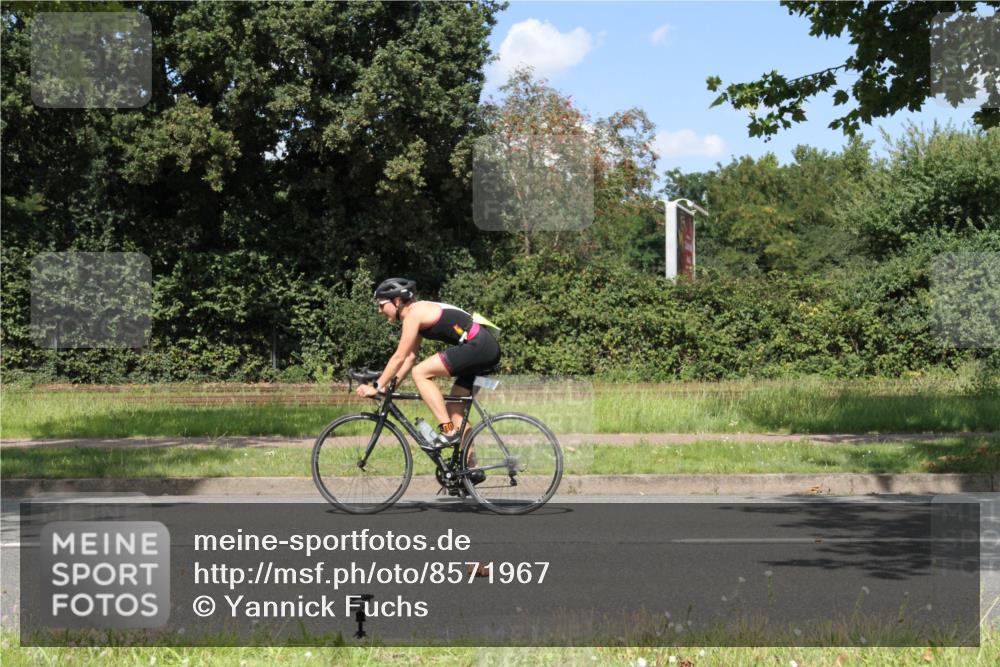10.08.2025 - GEWOBA Citytriathlon Bremen Yannick Fuchs http://msf.ph/oto/8571967 10.08.2025 14:44:13 Radfahren 28, 267, 278, 298, 408, 445 meine-sportfotos.de