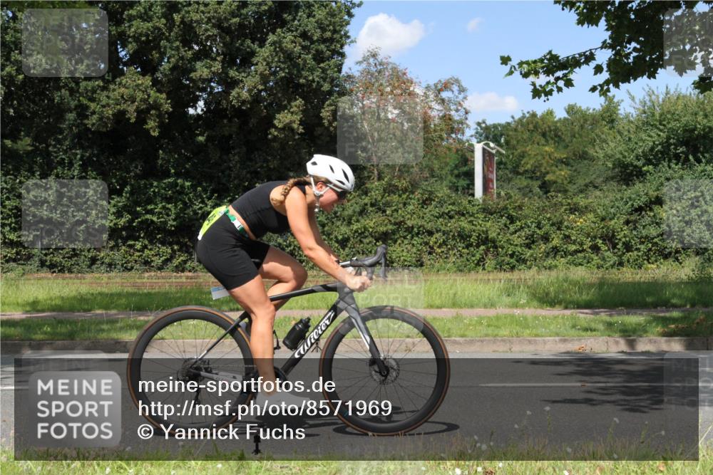 10.08.2025 - GEWOBA Citytriathlon Bremen Yannick Fuchs http://msf.ph/oto/8571969 10.08.2025 14:44:15 Radfahren 28, 267, 278, 298, 408, 445 meine-sportfotos.de