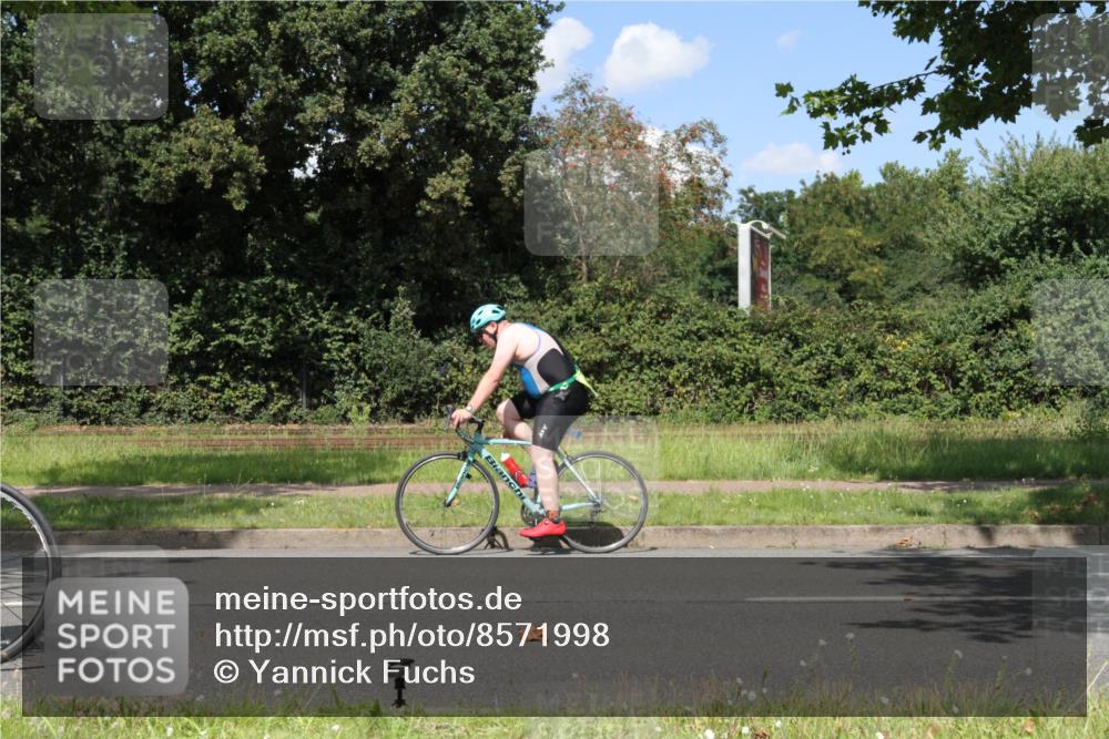 10.08.2025 - GEWOBA Citytriathlon Bremen Yannick Fuchs http://msf.ph/oto/8571998 10.08.2025 14:44:46 Radfahren 73, 208, 323, 346, 383 meine-sportfotos.de