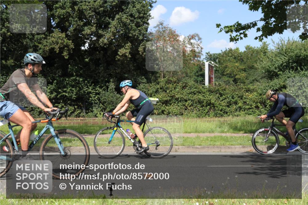 10.08.2025 - GEWOBA Citytriathlon Bremen Yannick Fuchs http://msf.ph/oto/8572000 10.08.2025 14:44:50 Radfahren 35, 73, 208, 346, 383, 484 meine-sportfotos.de