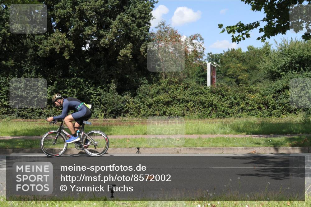 10.08.2025 - GEWOBA Citytriathlon Bremen Yannick Fuchs http://msf.ph/oto/8572002 10.08.2025 14:44:50 Radfahren 35, 73, 208, 346, 383, 484 meine-sportfotos.de