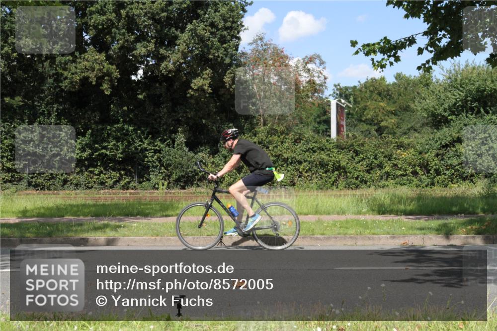 10.08.2025 - GEWOBA Citytriathlon Bremen Yannick Fuchs http://msf.ph/oto/8572005 10.08.2025 14:44:57 Radfahren 35, 73, 198, 326, 336, 346, 453, 484 meine-sportfotos.de