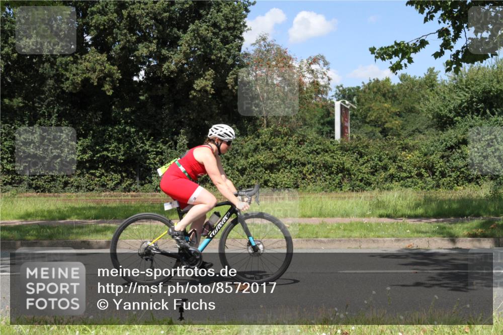 10.08.2025 - GEWOBA Citytriathlon Bremen Yannick Fuchs http://msf.ph/oto/8572017 10.08.2025 14:45:06 Radfahren 35, 198, 326, 336, 346, 453, 484, 497 meine-sportfotos.de