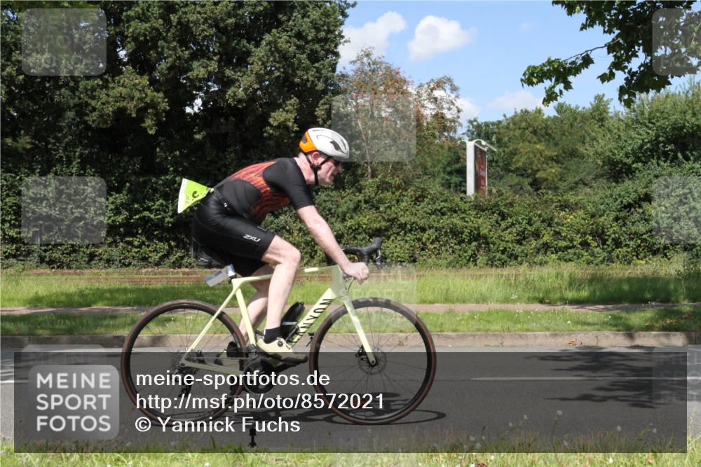 10.08.2025 - GEWOBA Citytriathlon Bremen Yannick Fuchs http://msf.ph/oto/8572021 10.08.2025 14:45:13 Radfahren 198, 221, 326, 336, 453, 484, 497 meine-sportfotos.de