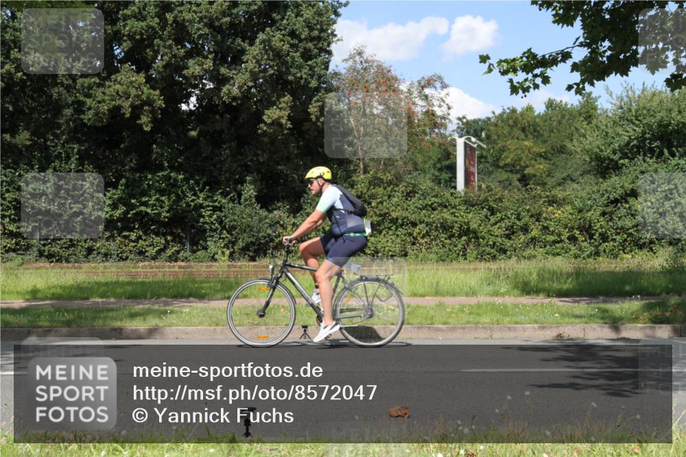 10.08.2025 - GEWOBA Citytriathlon Bremen Yannick Fuchs http://msf.ph/oto/8572047 10.08.2025 14:45:57 Radfahren 61, 99, 166, 182, 269, 273, 404, 441 meine-sportfotos.de