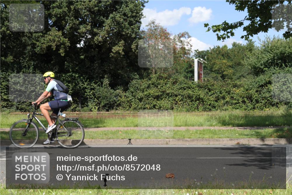 10.08.2025 - GEWOBA Citytriathlon Bremen Yannick Fuchs http://msf.ph/oto/8572048 10.08.2025 14:45:57 Radfahren 61, 99, 166, 182, 269, 273, 404, 441 meine-sportfotos.de