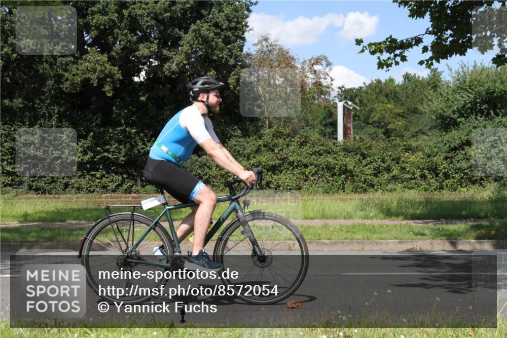 10.08.2025 - GEWOBA Citytriathlon Bremen Yannick Fuchs http://msf.ph/oto/8572054 10.08.2025 14:46:12 Radfahren 61, 182, 269, 270, 363, 422, 499 meine-sportfotos.de