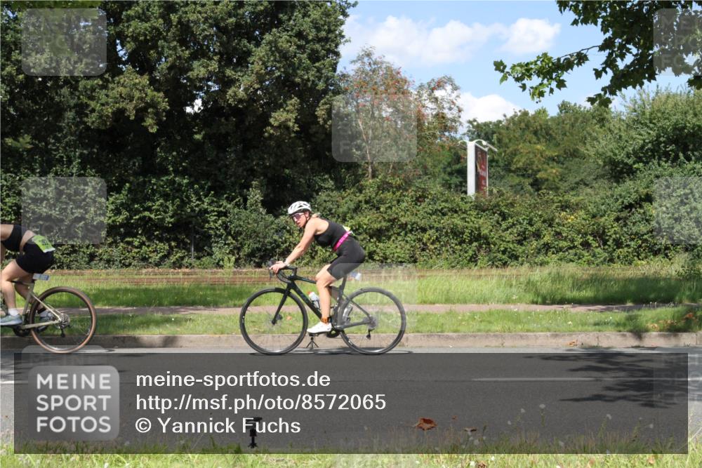 10.08.2025 - GEWOBA Citytriathlon Bremen Yannick Fuchs http://msf.ph/oto/8572065 10.08.2025 14:46:46 Radfahren 128, 158, 396, 406 meine-sportfotos.de